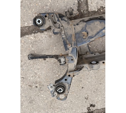 Балка подвески (подрамник) задняя