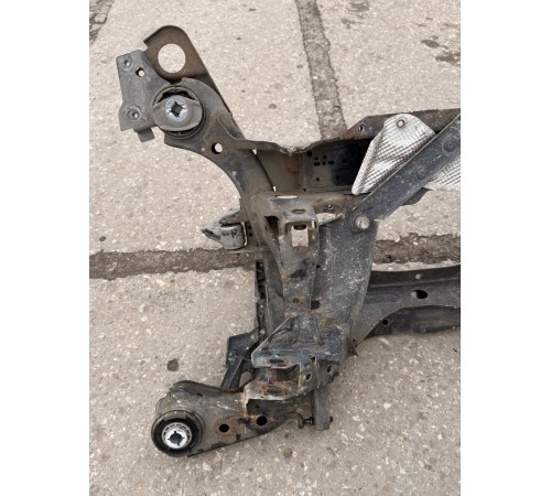 Балка подвески (подрамник) задняя