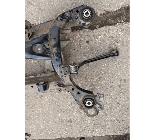 Балка подвески (подрамник) задняя