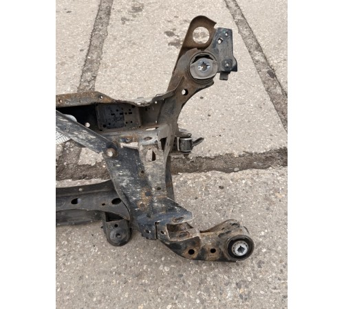 Балка подвески (подрамник) задняя