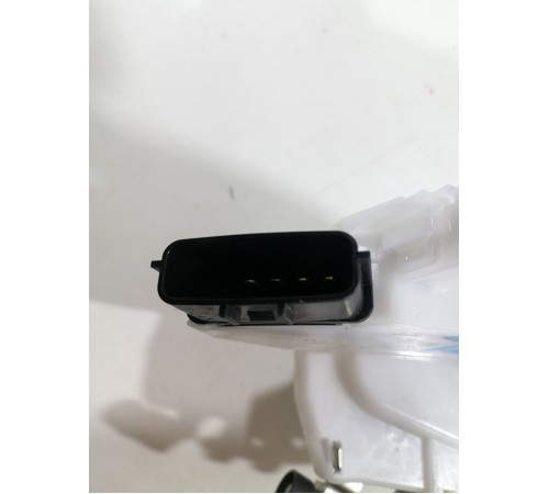 Замок двери передний левый