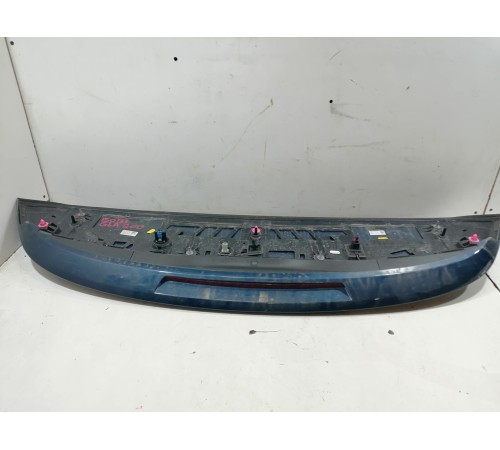 Спойлер крышки багажника