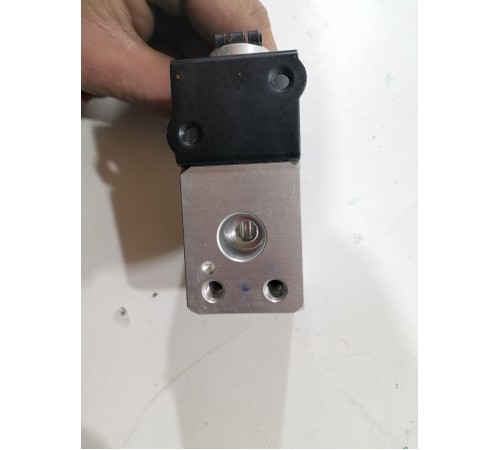 Клапан кондиционера расширительный электрический