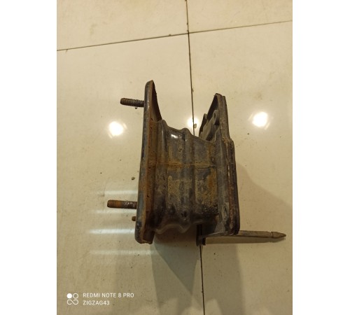 Кронштейн усилителя заднего бампера(правый)