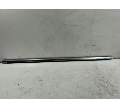 Уплотнитель стекла (передний левый наружный)