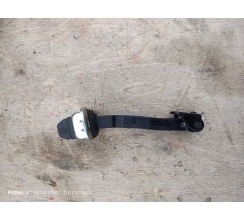 Ограничитель двери задний левый