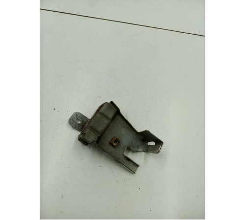 Кронштейн передней фары левый