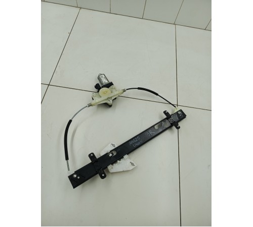 Стеклоподьемник задний правый в сборе