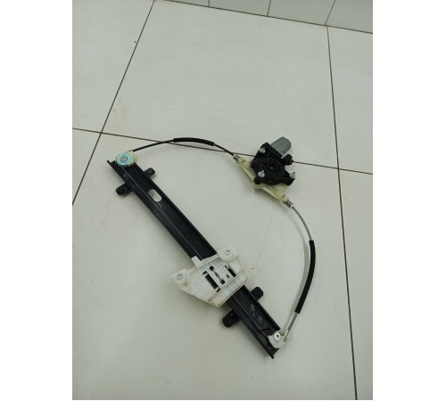 Стеклоподьемник задний правый в сборе