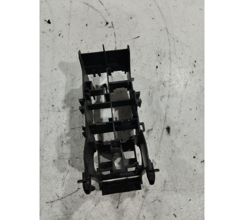 Кронштейн(крепление) электропроводки салона