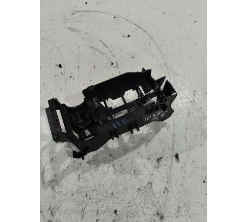 Кронштейн(крепление) электропроводки салона