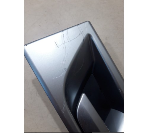 Ручка двери (задняя правая внутренняя)