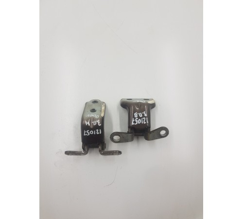 Комплект петель задней правой двери