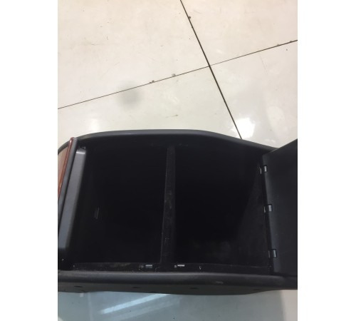 Бардачок (задний)