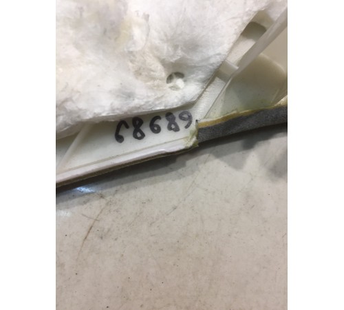 Накладка на стойку кузова (задняя, правая)