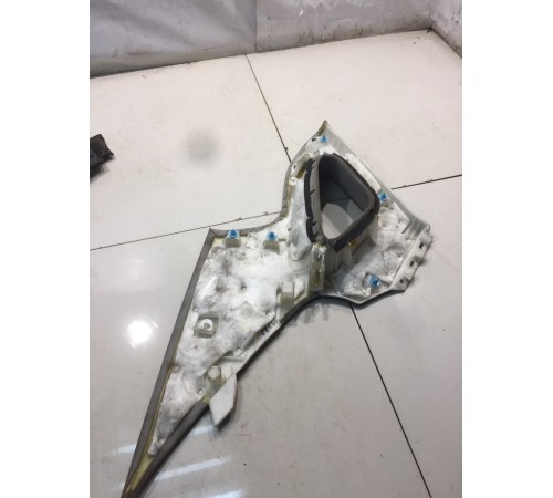 Накладка на стойку кузова (задняя, правая)