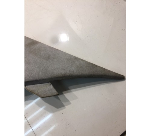 Накладка на стойку кузова (задняя, правая)