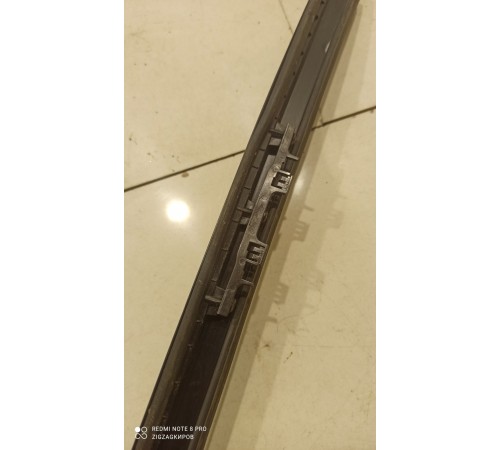 Молдинг лобового стекла(правый)