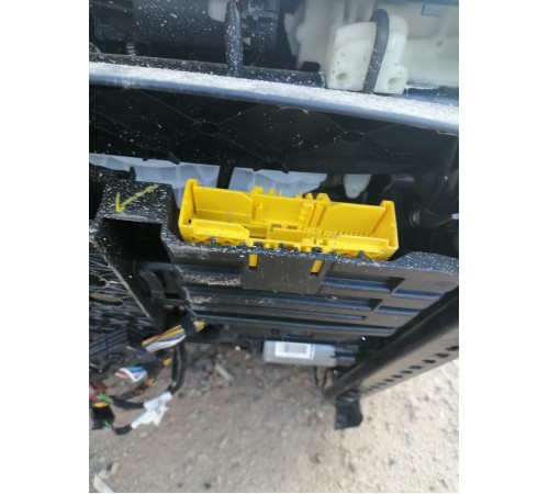 Сиденье переднее левое