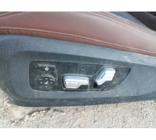 Сиденье переднее левое