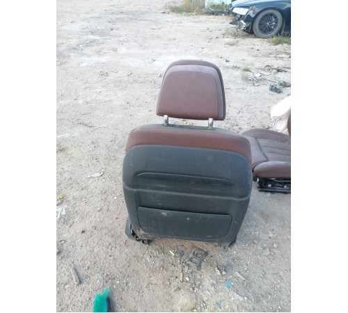 Сиденье переднее левое