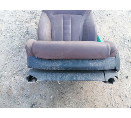 Сиденье переднее левое