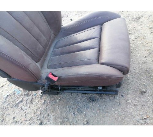 Сиденье переднее левое