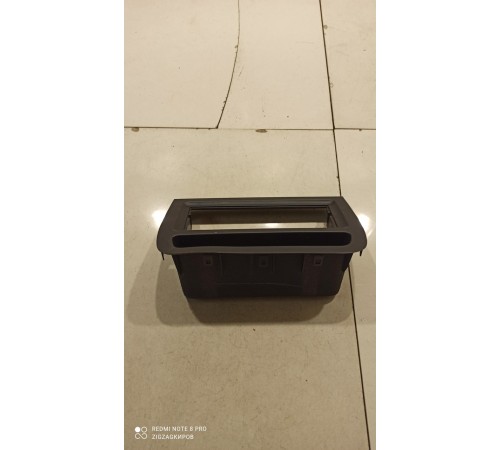 Накладка приборной панели центральная с вещевым отделением