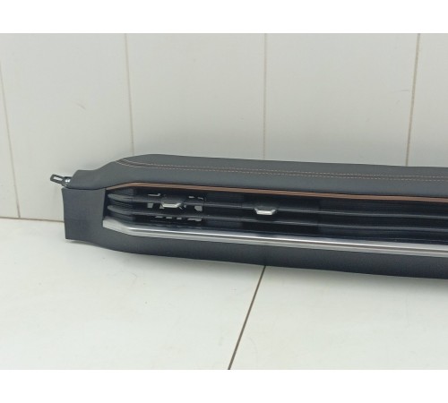 Накладка на торпедо с дефлектором