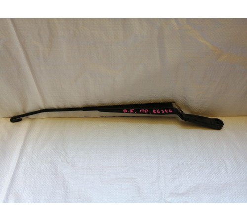 Поводок стеклоочистителя правый