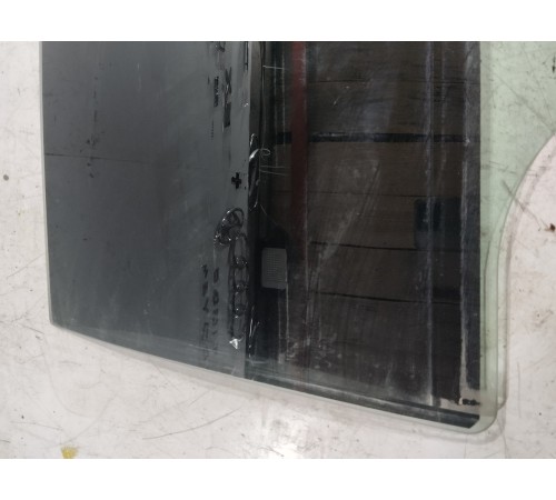 Стекло двери заднее левое