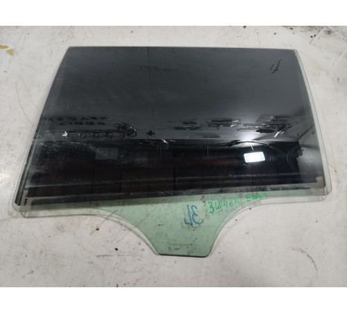 Стекло двери заднее левое