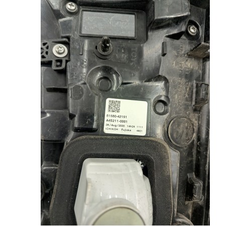 Фонарь в крышку багажника задний правый