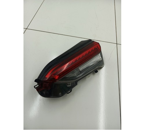 Фонарь в крышку багажника задний правый