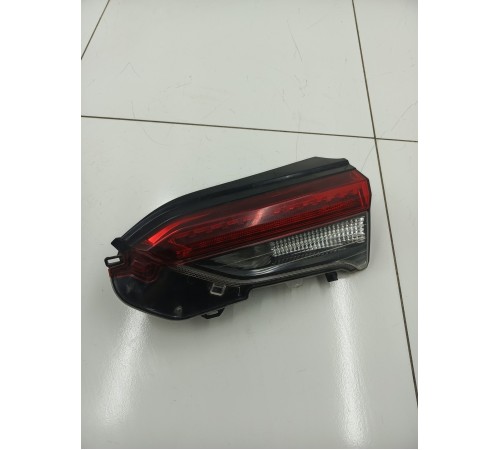 Фонарь в крышку багажника задний правый