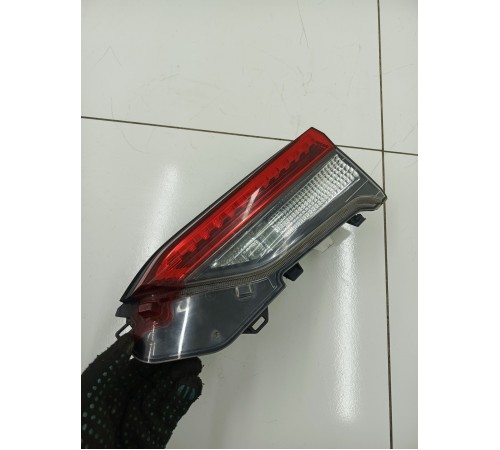 Фонарь в крышку багажника задний правый