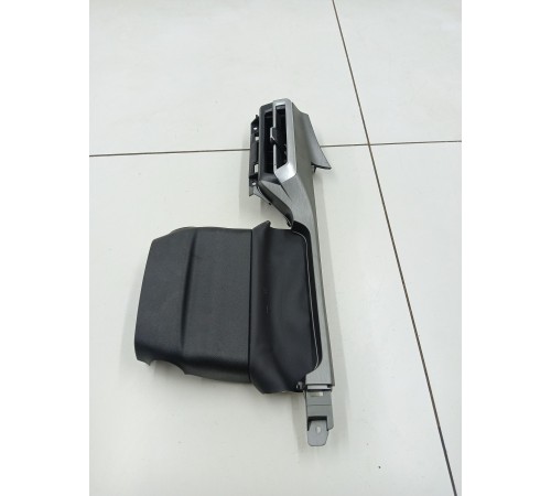 Воздушный дефлектор передний левый