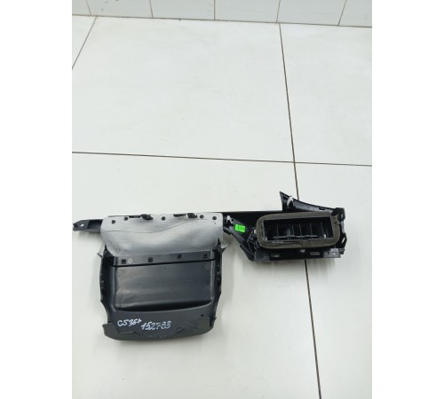 Воздушный дефлектор передний левый