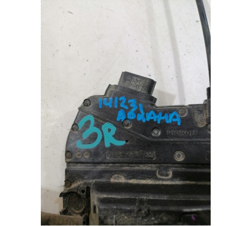 Замок двери задний правый