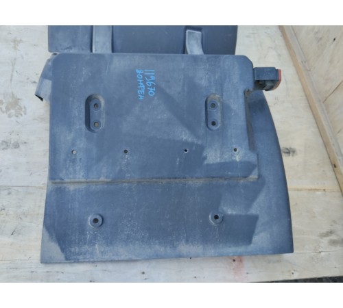 Брызговик левый