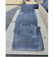 Брызговик левый