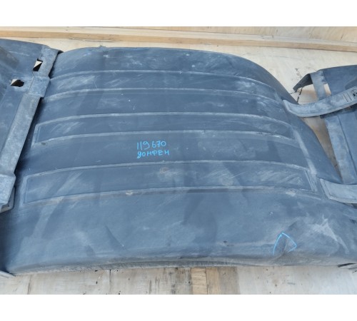 Брызговик левый