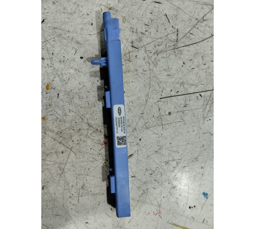 Антенна задняя правая