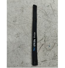 Уплотнитель двери передний левый нижний