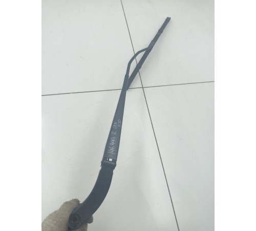 Поводок стеклоочистителя правый