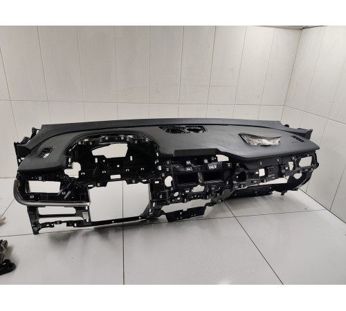 Передняя панель салона, торпедо