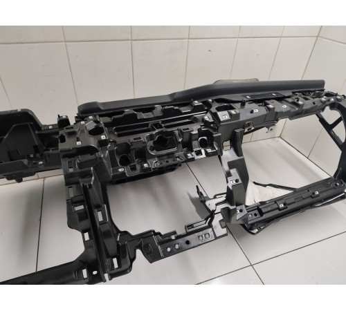 Передняя панель салона, торпедо