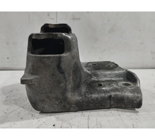 Кронштейн(крепление) двигателя передний правый