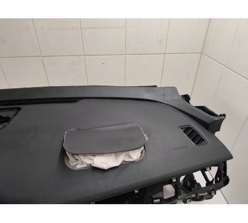 Передняя панель салона, торпедо