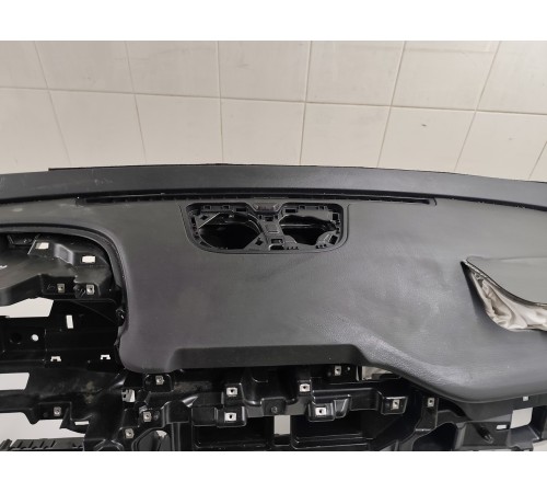 Передняя панель салона, торпедо